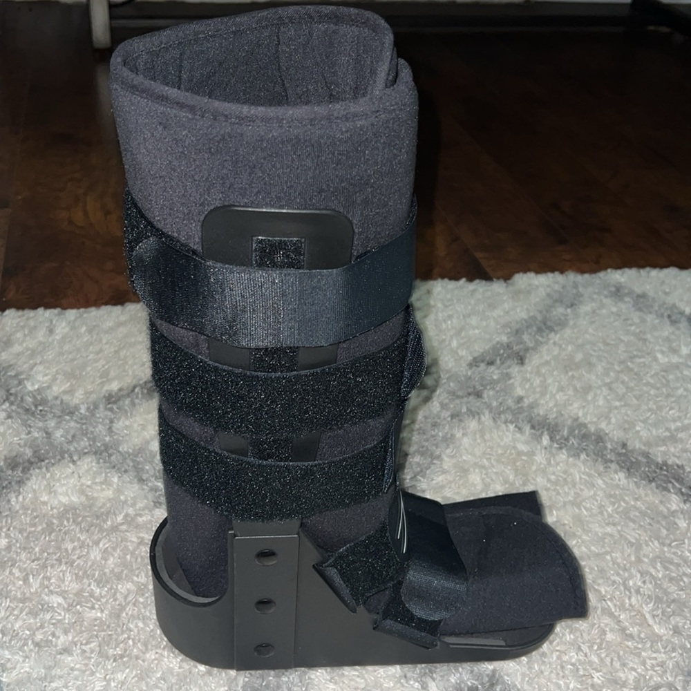 Orthopedic Boot - Picture 5 of 8